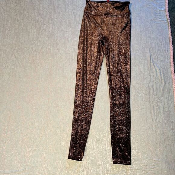 Spanx XS Velvet Shine Leggings black/gold SUPER Soft and top quality NWT - Picture 15 of 16
